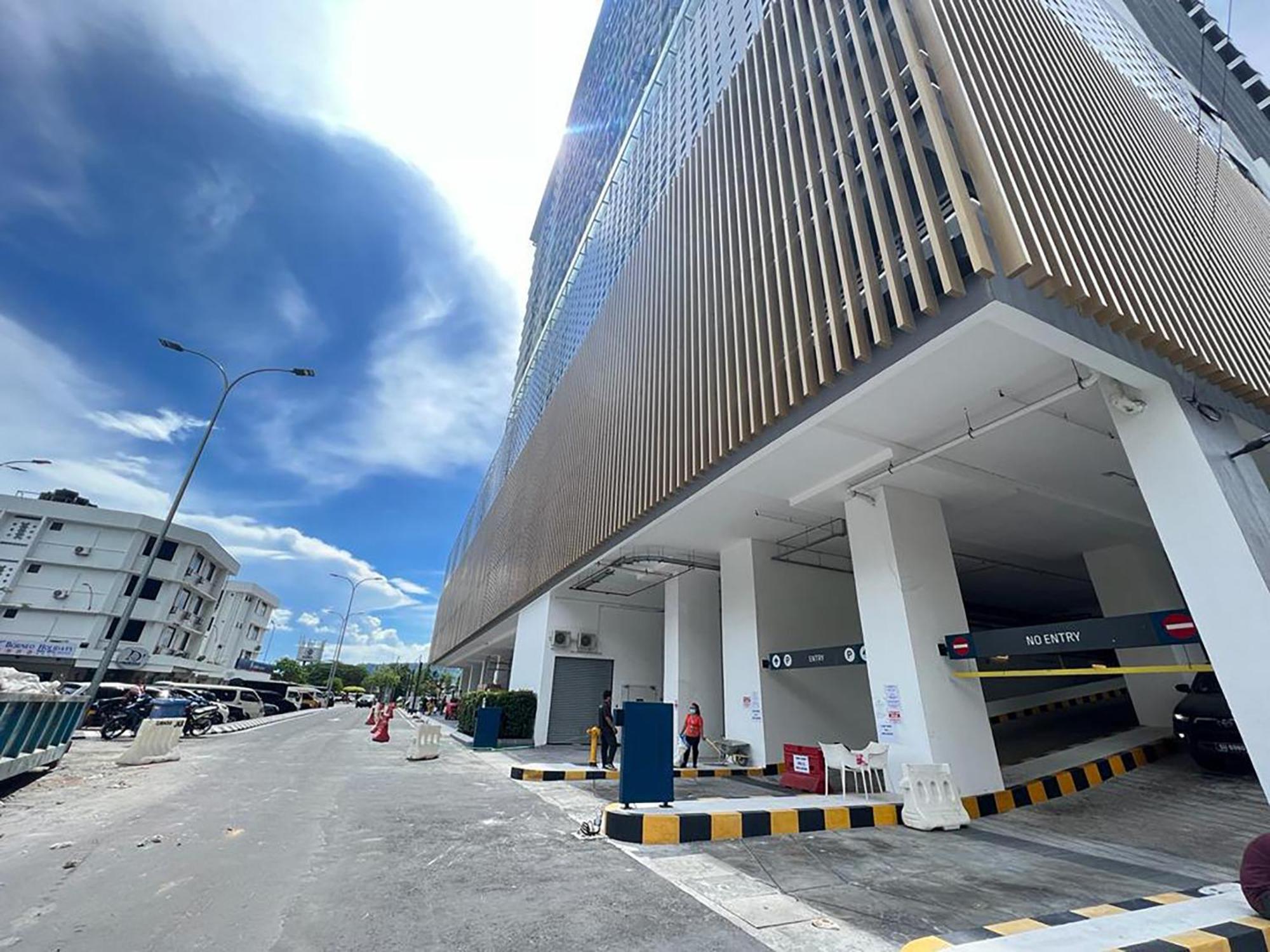 The Shore Cbd Kota Kinabalu By Laxzone Suite Luaran gambar