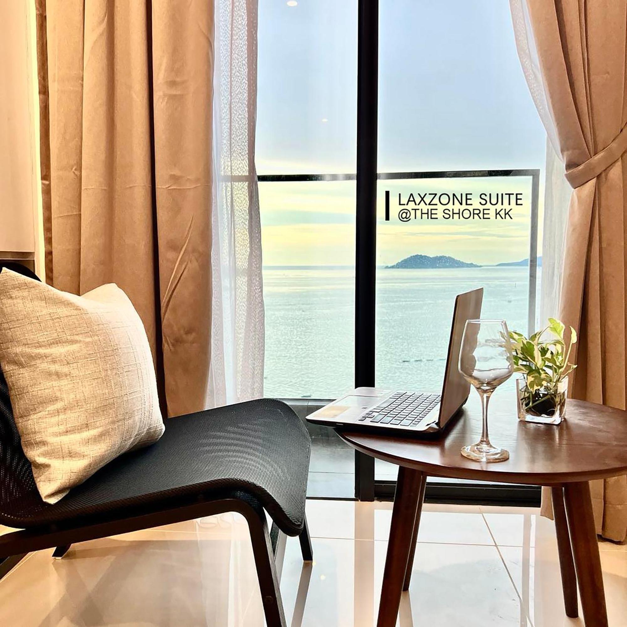 The Shore Cbd Kota Kinabalu By Laxzone Suite Luaran gambar