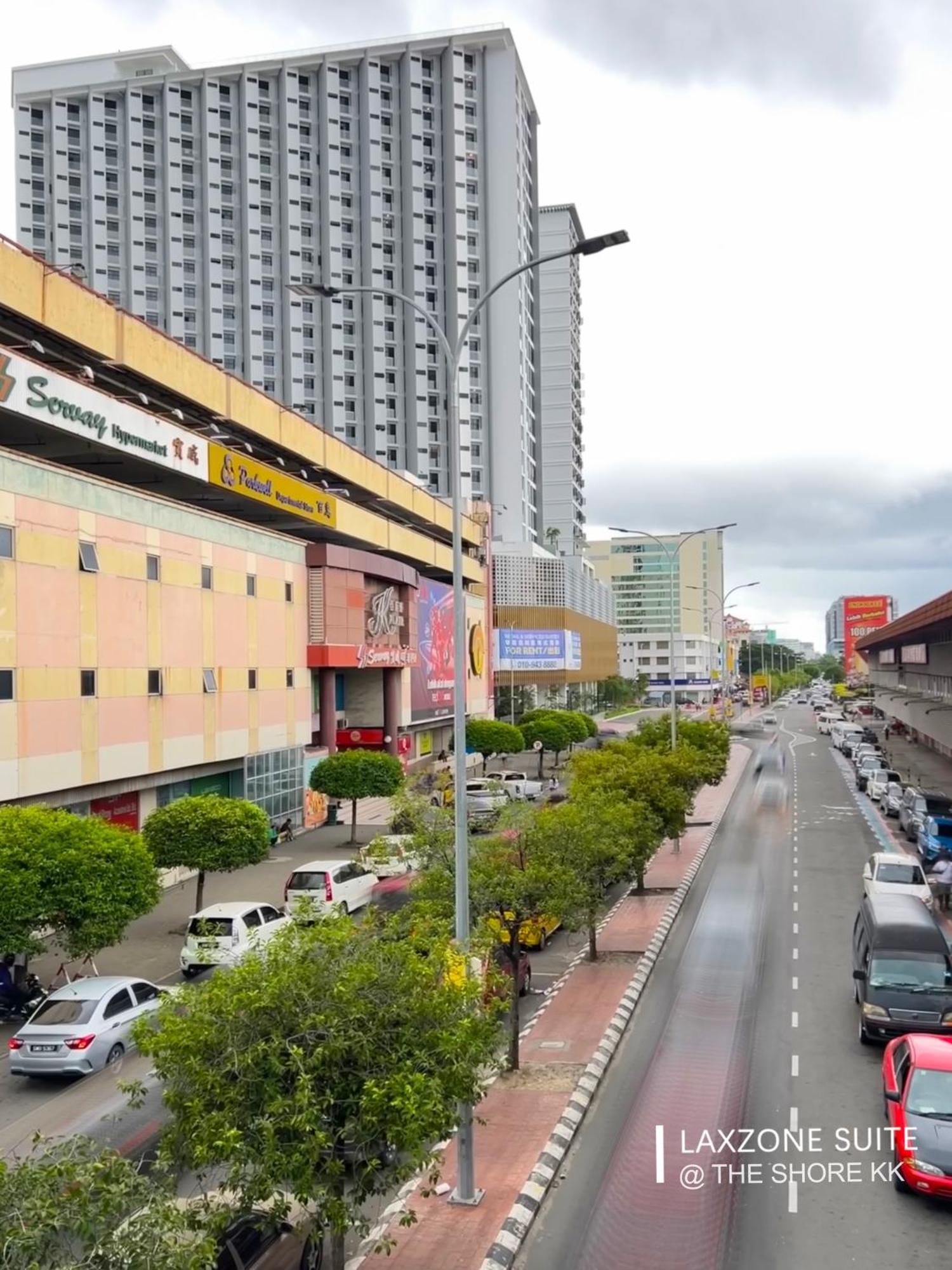 The Shore Cbd Kota Kinabalu By Laxzone Suite Luaran gambar