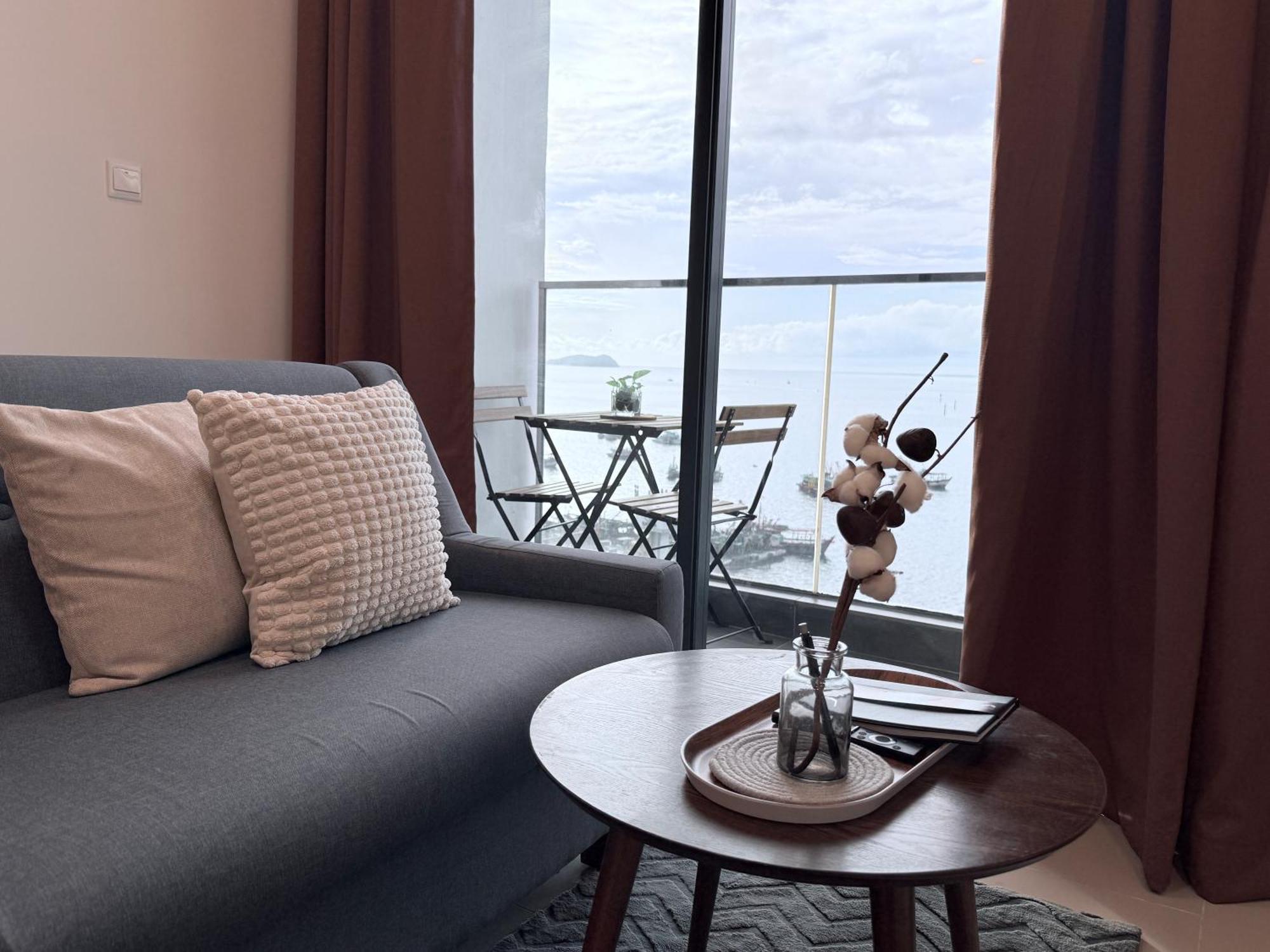 The Shore Cbd Kota Kinabalu By Laxzone Suite Luaran gambar